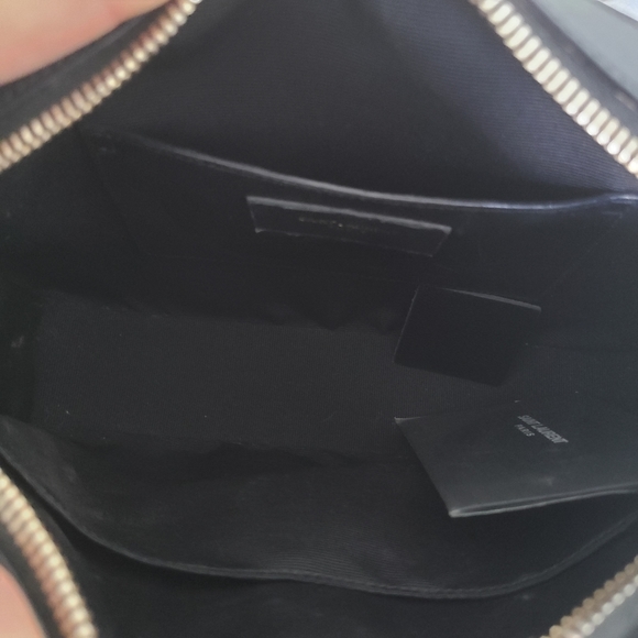 YSL Grain De Poudre Medium Classic Mono Camera Bag - Picture 10 of 11